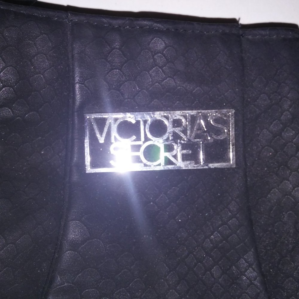 Victoria Secret Wristlet Purse Bag Black Logo Snakeskin Print Silver Hardware 9 - Picture 3 of 10